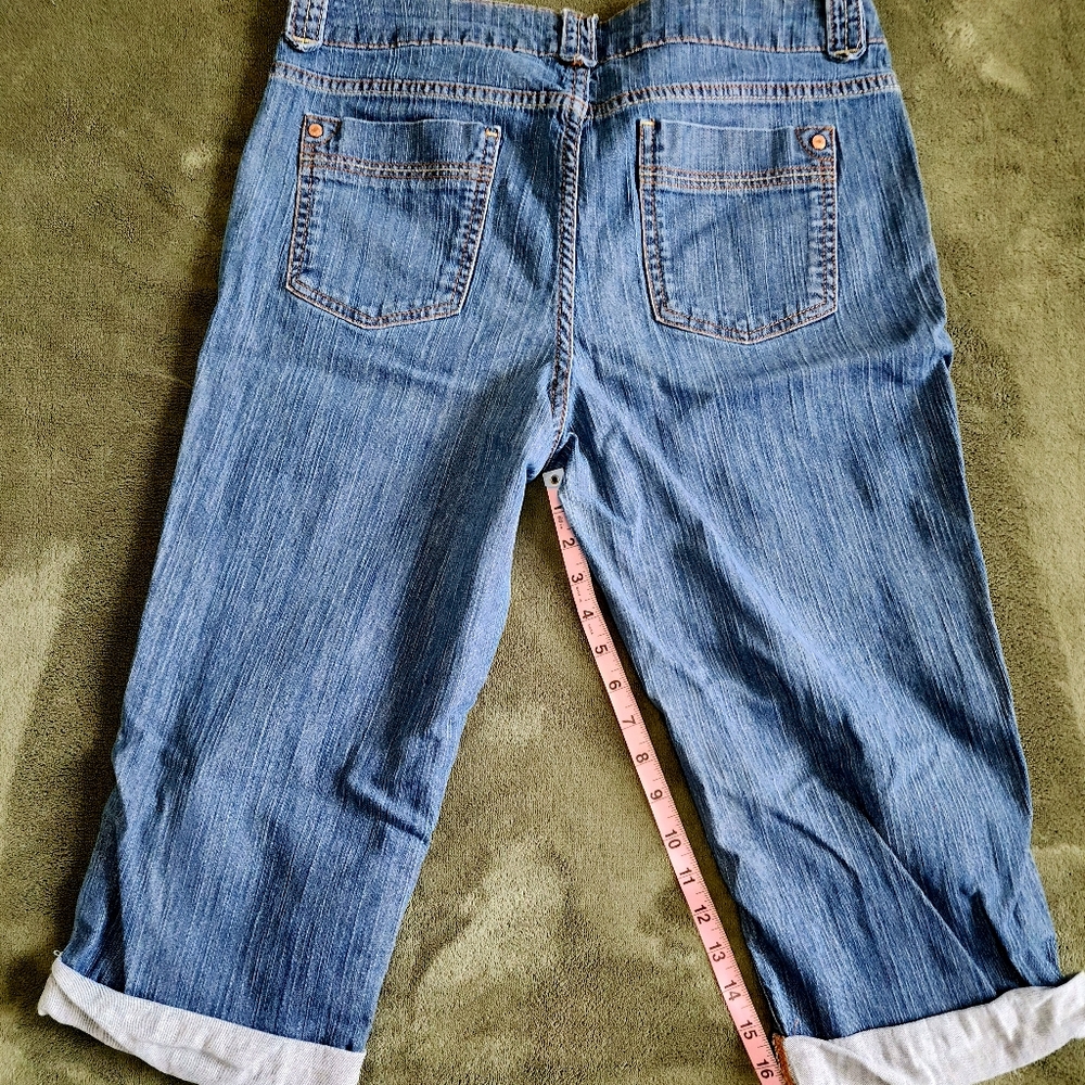 Faded Glory Capris - Picture 2 of 4